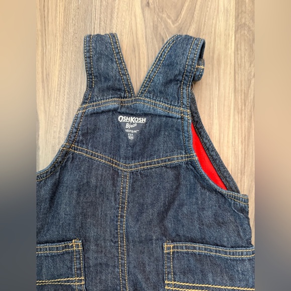 OshKosh B'gosh Baby Classic Blue Denim Overalls Fleece lined size 6M - Picture 4 of 8